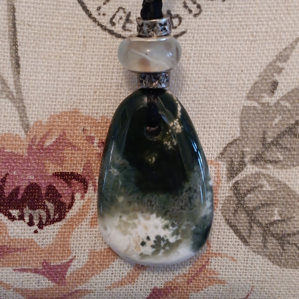 & Vintage Green and White Stone Pendant Necklace